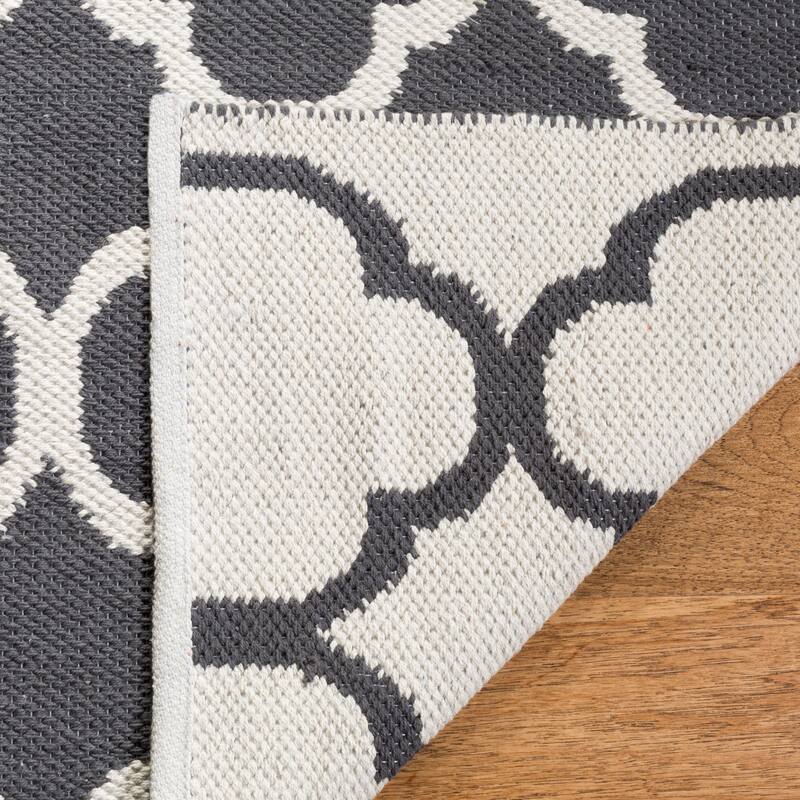 SAFAVIEH Handmade Flatweave Montauk Tristan Casual Cotton Rug