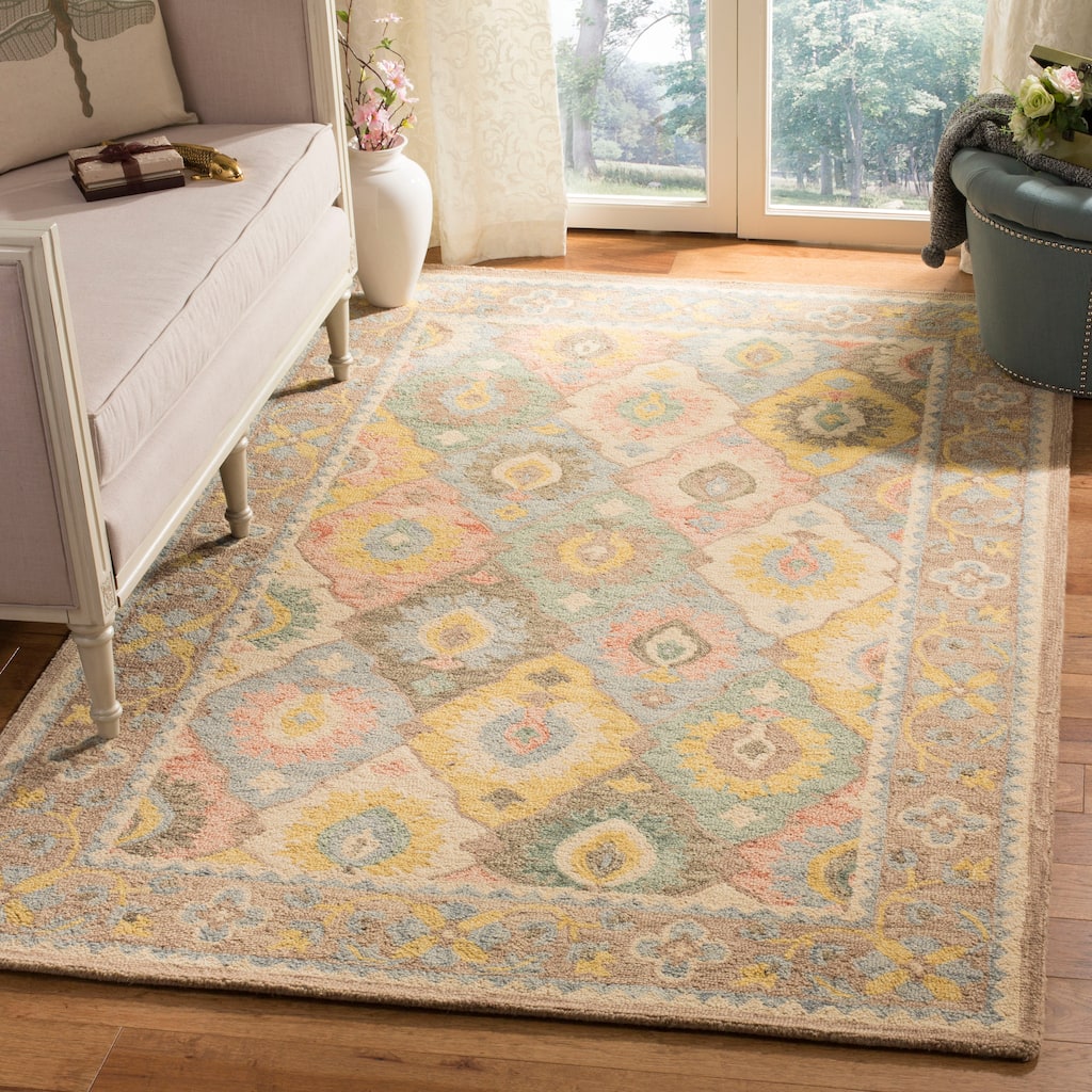 SAFAVIEH Handmade Suzani Goffreda Boho Tribal Wool Rug