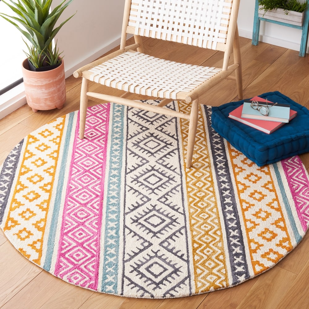 SAFAVIEH Handmade Micro-Loop Sigourney Wool Rug
