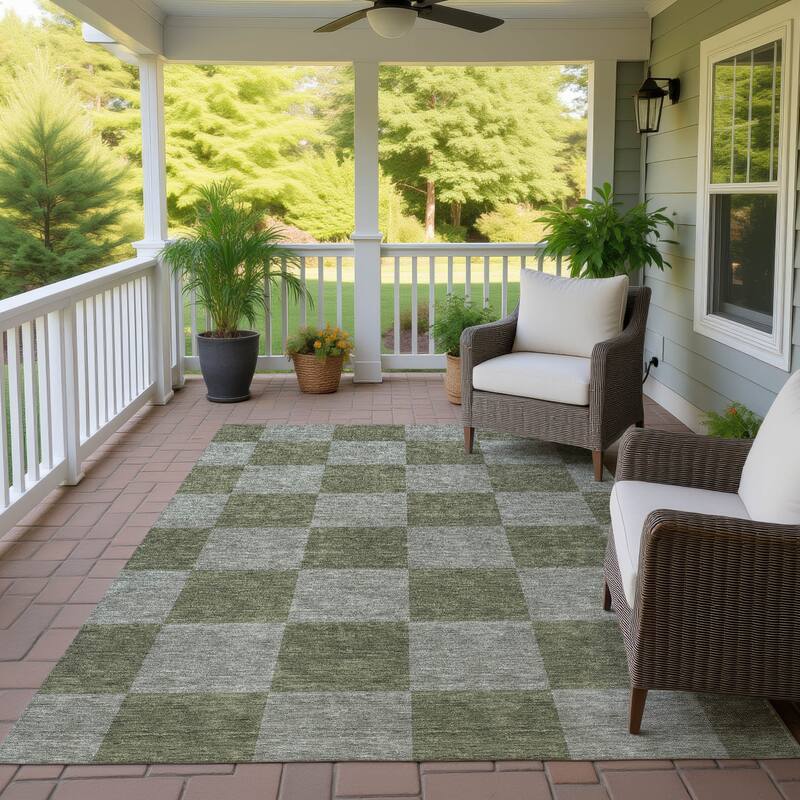 Machine Washable Indoor/ Outdoor Modern Checker Chantille Rug