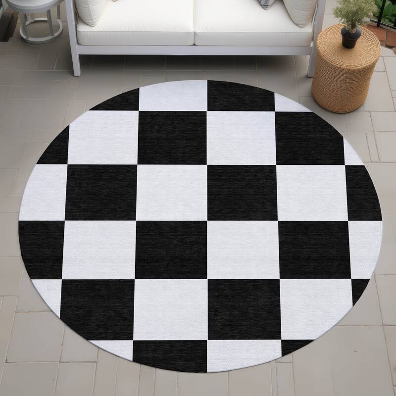 Machine Washable Indoor/ Outdoor Modern Checker Chantille Rug - Black - 8' x 8'