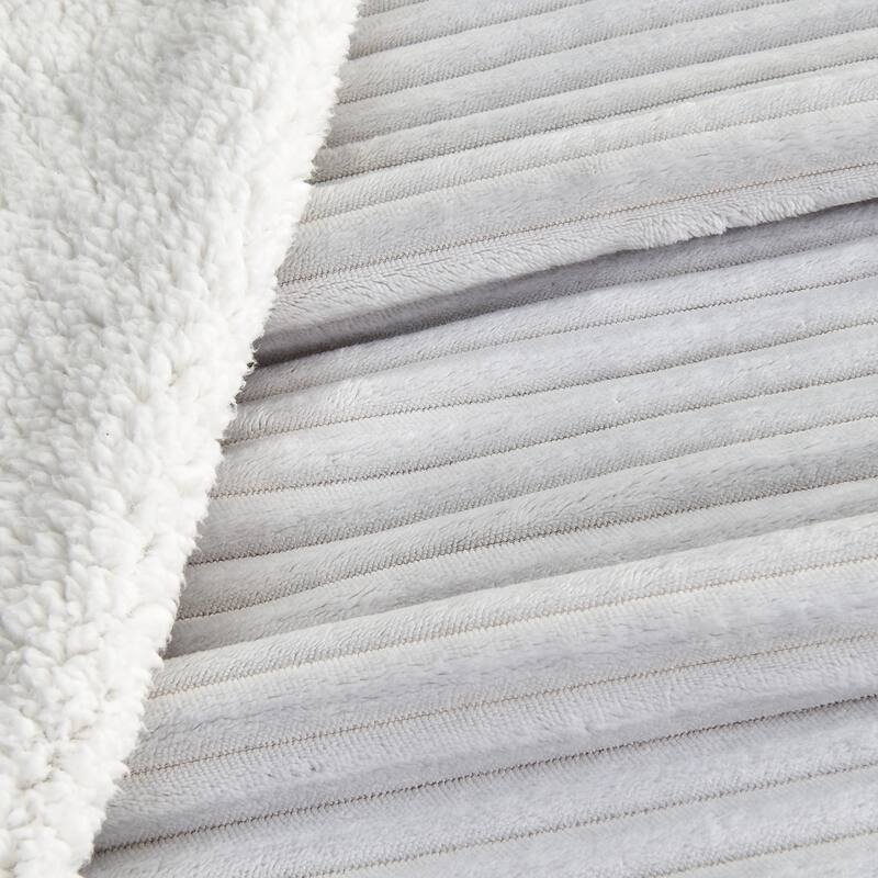 Luxurious Ribbed Texture Reversible Sherpa Blanket