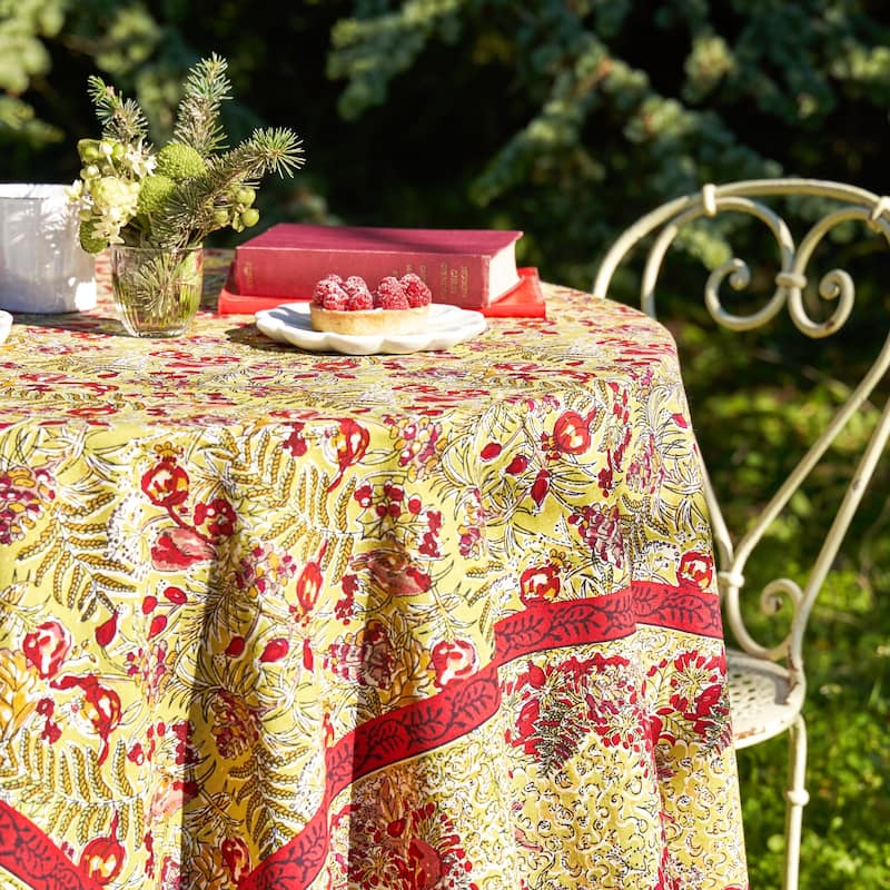 Couleur Nature Winter Garden Wreath Square Tablecloth