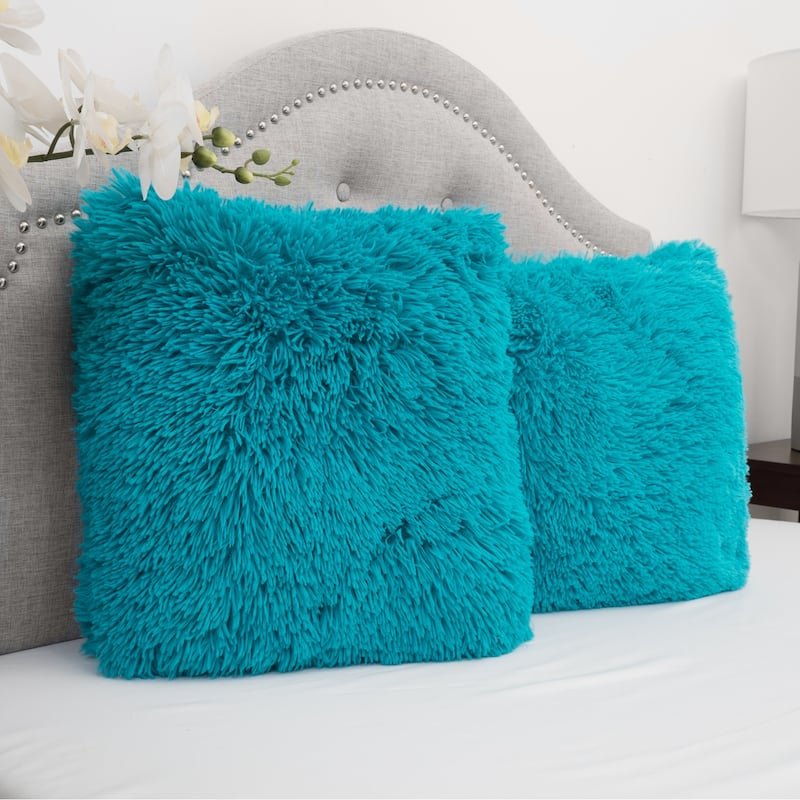 Faux Fur Decorative 18-inch Throw Pillows (Set of 2) - Turquoise