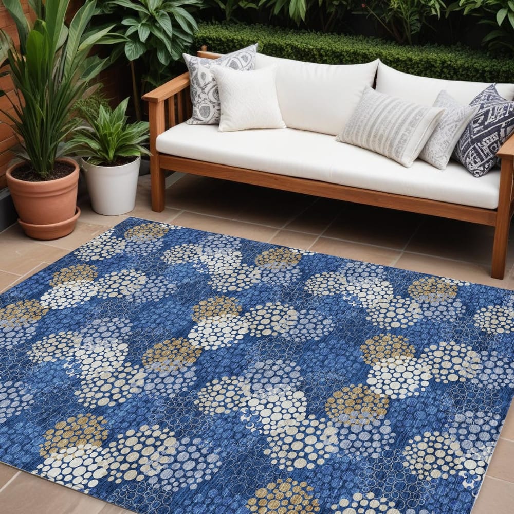 HomeRoots Polka Dot Transitional Rectangle Outdoor Rug