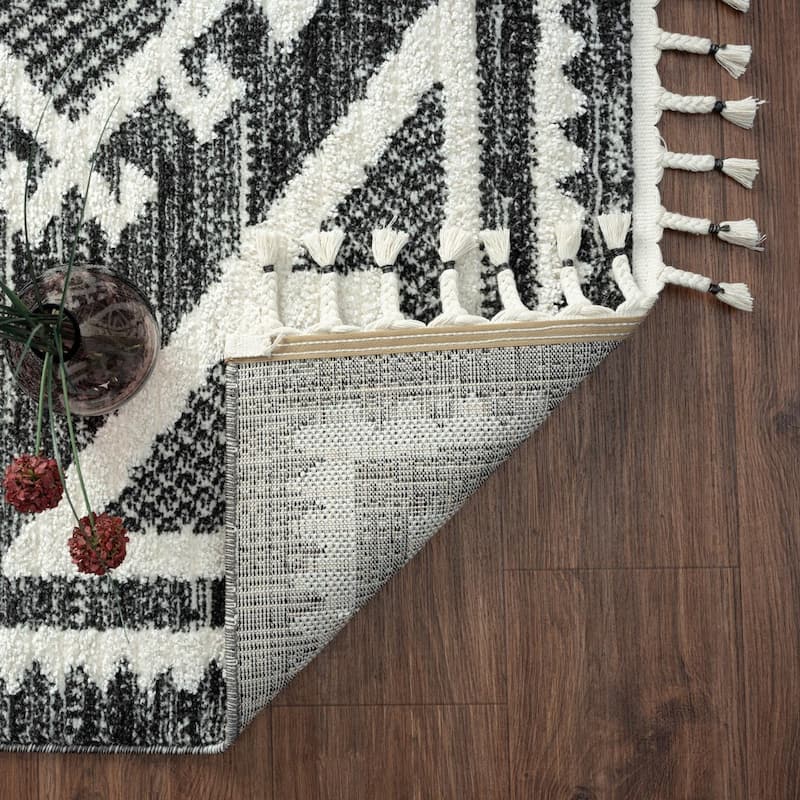 Luxe Weavers South Western Fringe Geometric Area Rug for Living Rooms