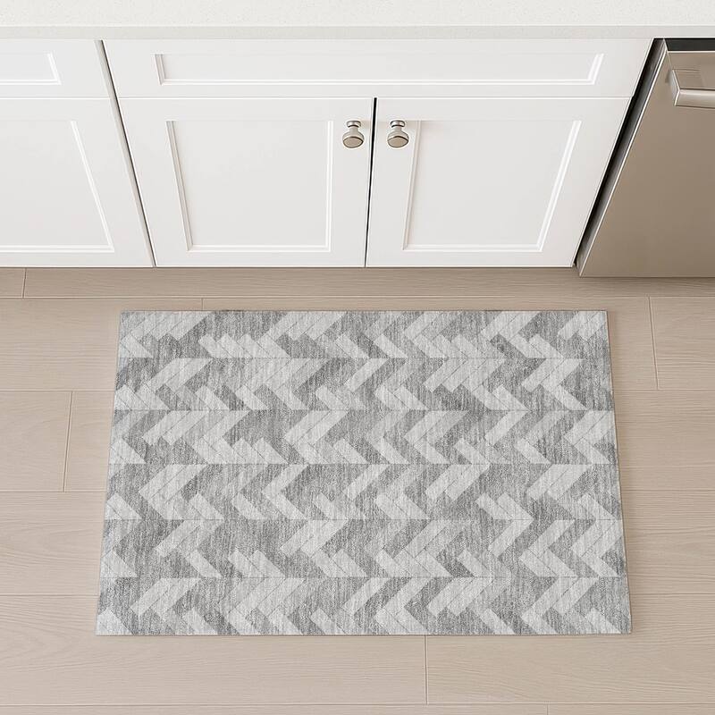 Machine Washable Indoor/ Outdoor Modern Chevron Chantille Rug