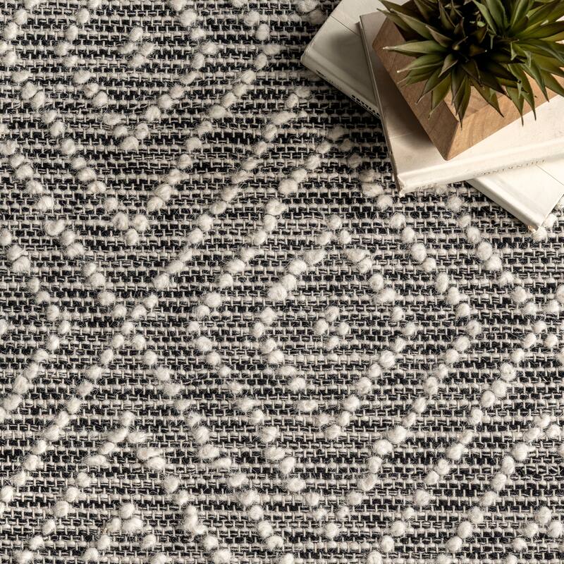 Nuloom Flora Handmade Textured Diamonds Wool Area Rug
