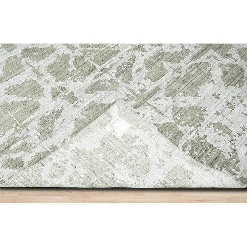 Hand Knotted Gray,Wool/Bamboo Silk Transitional Oriental Area Rug