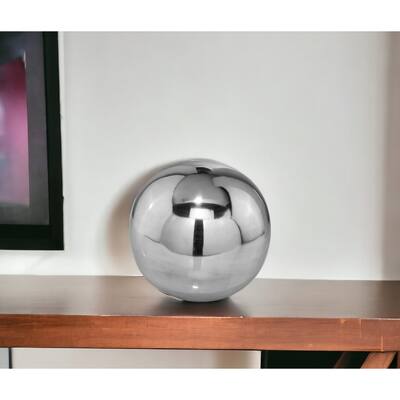 HomeRoots 10" Silver Buffed Aluminum Decorative Orb - 10' X '10' X '10