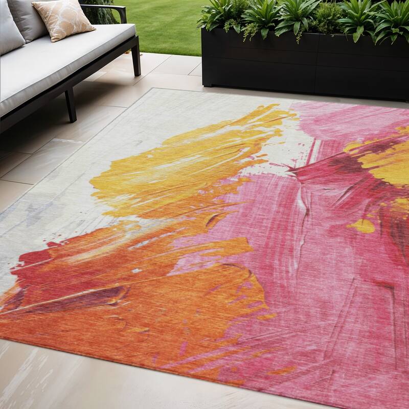 HomeRoots Abstract Transitional Rectangle Outdoor Rug - 5' X 8'