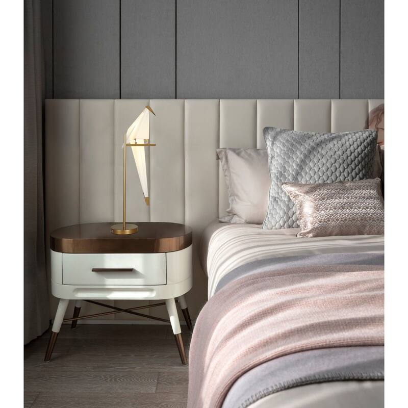 LED Bird Table Lamp With Gold Carbon Steel Hardware