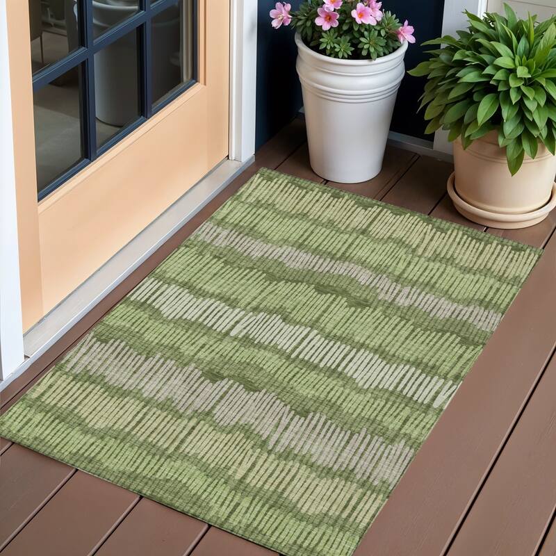 HomeRoots Striped Transitional Rectangle Outdoor Rug - 3' x 5'