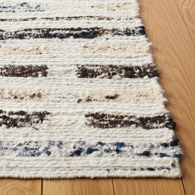 SAFAVIEH Handmade Manhattan Marushka Wool Rug