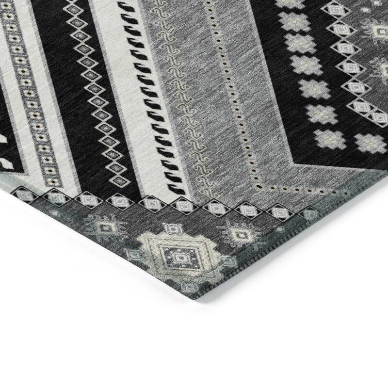 Machine Washable Indoor/ Outdoor Global Boho Chantille Rug