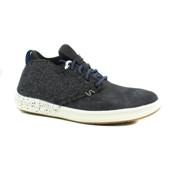 mens boat shoes size 7.5