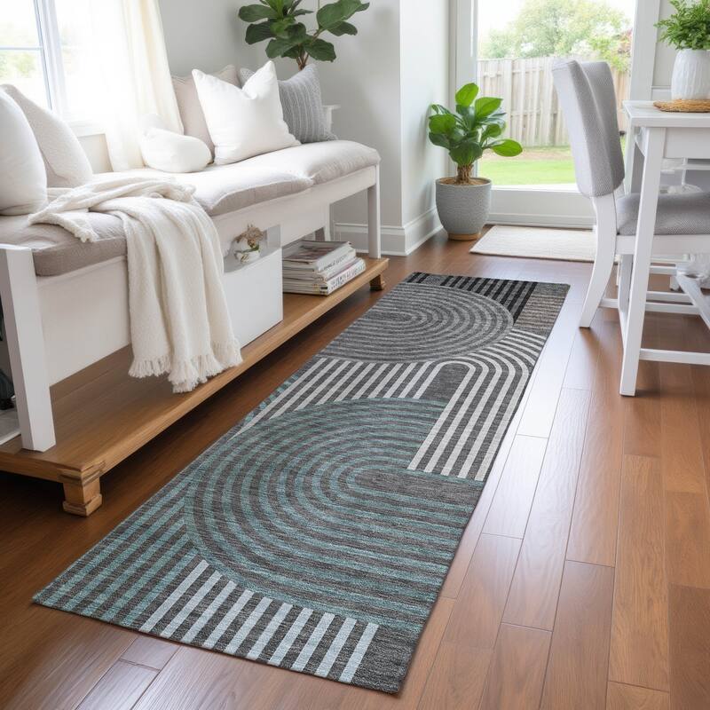 Machine Washable Indoor/ Outdoor Modern Basehor Chantille Rug