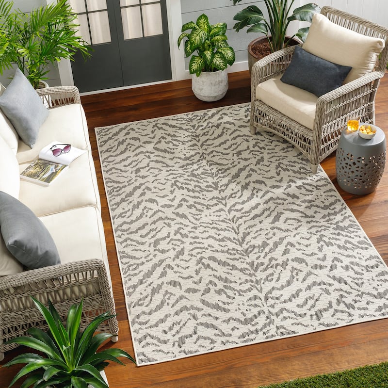 Livabliss Ravello Zebra Print Indoor/ Outdoor Area Rug - 5'3" x 7' - Charcoal