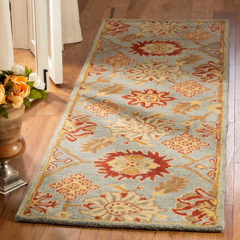 SAFAVIEH Handmade Heritage Marianela Traditional Oriental Wool Rug