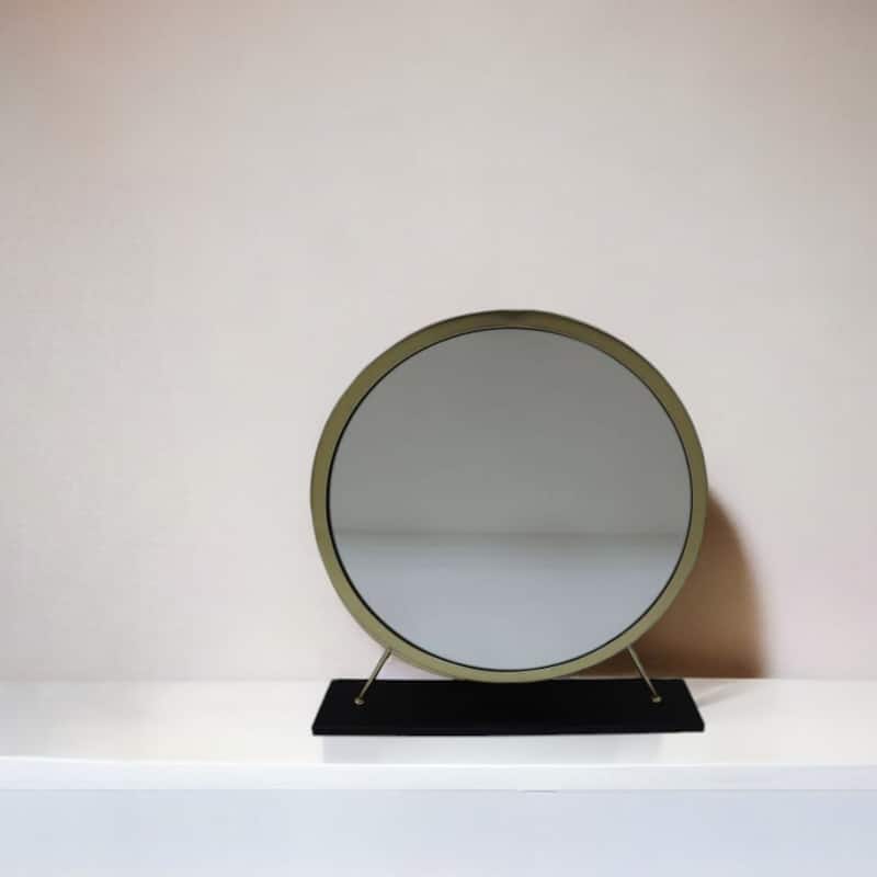 HomeRoots 19" Brass Round Metal Framed Freestanding Mirror - 19' X '19' X '4 - 19' X '19' X '4 - Brass