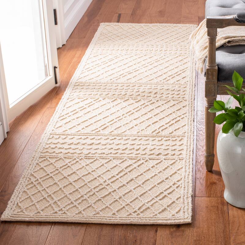 SAFAVIEH Handmade Trace Camisha Wool/ Viscose Rug - 2'3" x 8' Runner - Ivory