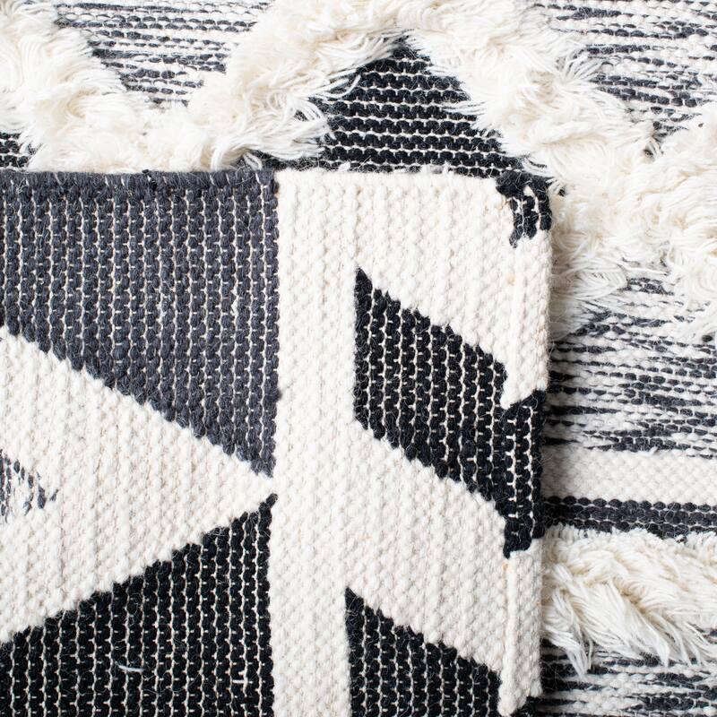 SAFAVIEH Handmade Natura Evrydiki Moroccan Wool Rug
