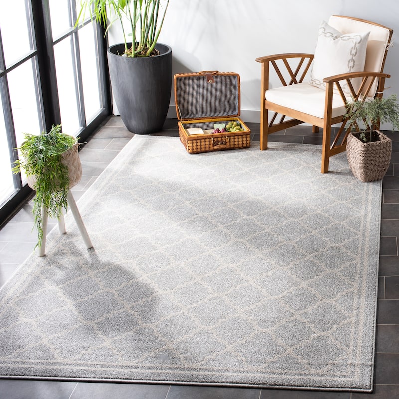 SAFAVIEH Amherst Namira Trellis Rug - 4' x 6' - Light Grey/Beige