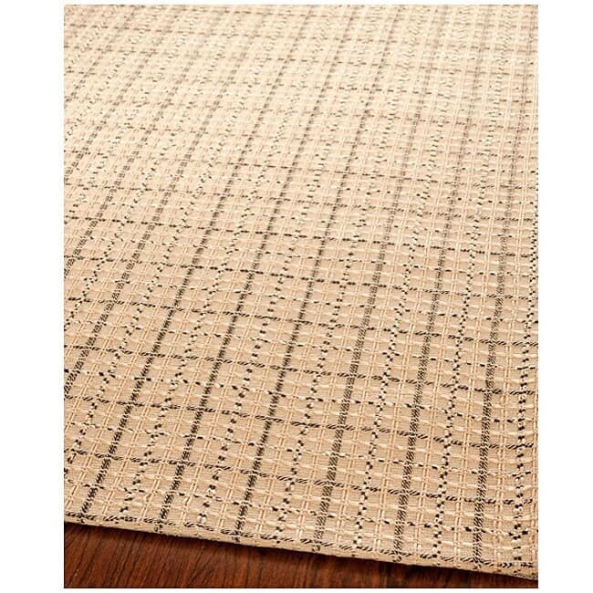 SAFAVIEH Handmade South Hampton Danika Casual Polyester Rug - 4' x 6' - Beige