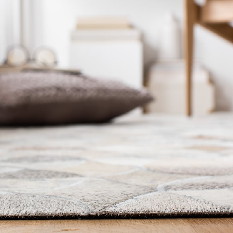 SAFAVIEH Flatweave Studio Leather Friedy Modern Rug