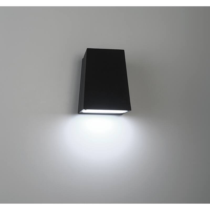 Edge 1-light Black Marine Grade LED Outdoor Wall Sconce