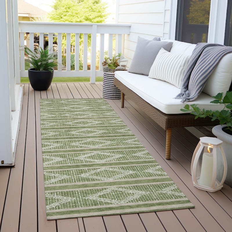 Machine Washable Indoor/ Outdoor Diamond Stripe Chantille Rug