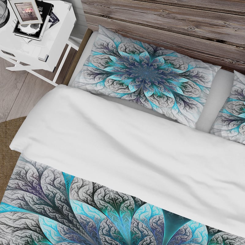 Designart 'Turquoise And Gray Fractal Flowers' Modern Duvet Cover Set