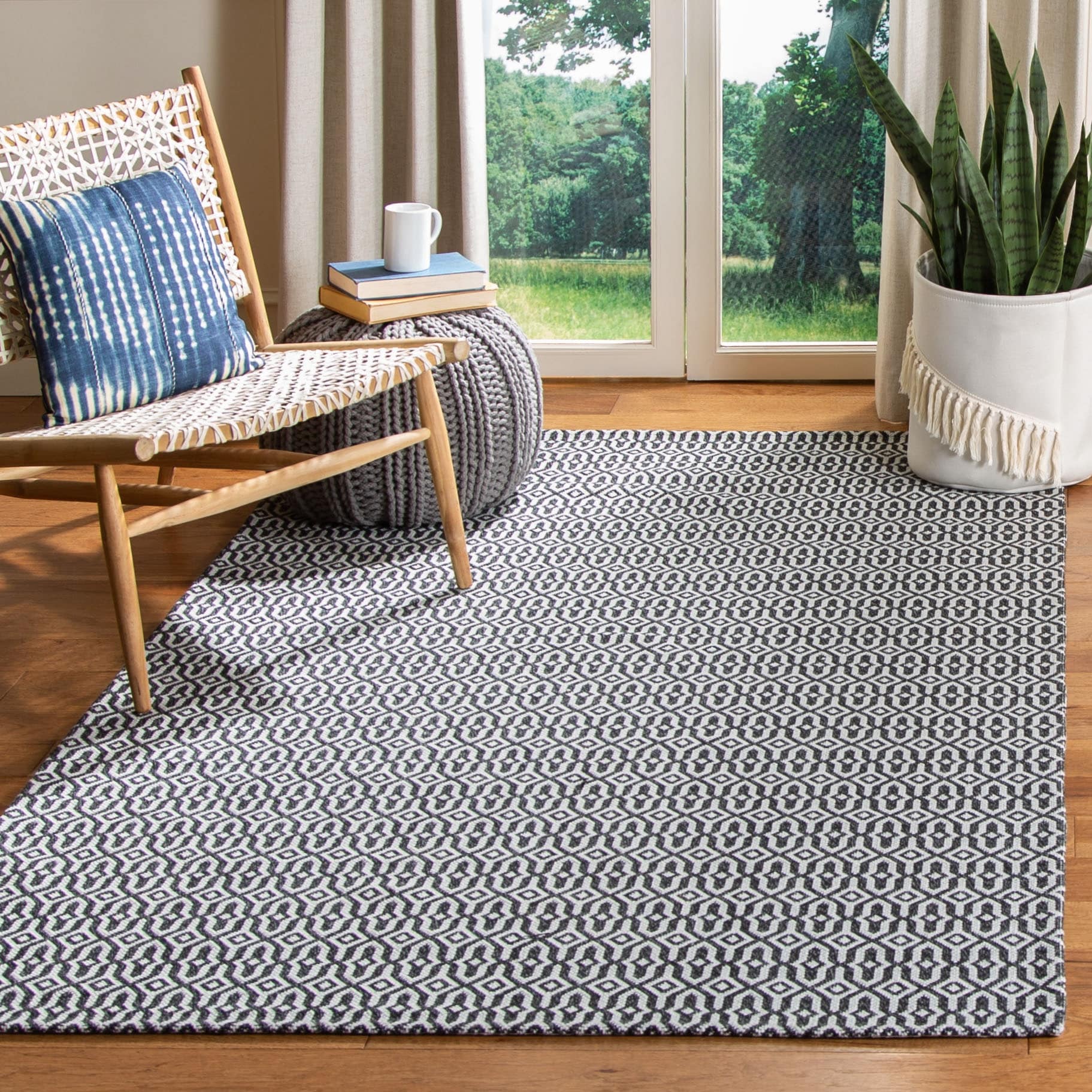 Martha Stewart by SAFAVIEH Hideko Cotton Rug
