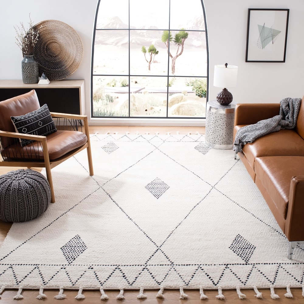 SAFAVIEH Handmade Casablanca Dituri Boho Wool Tassel Rug