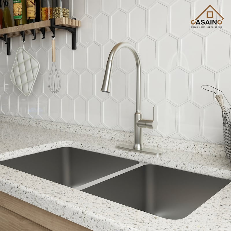 Single Handle Pull Down Sprayer Kitchen Faucet