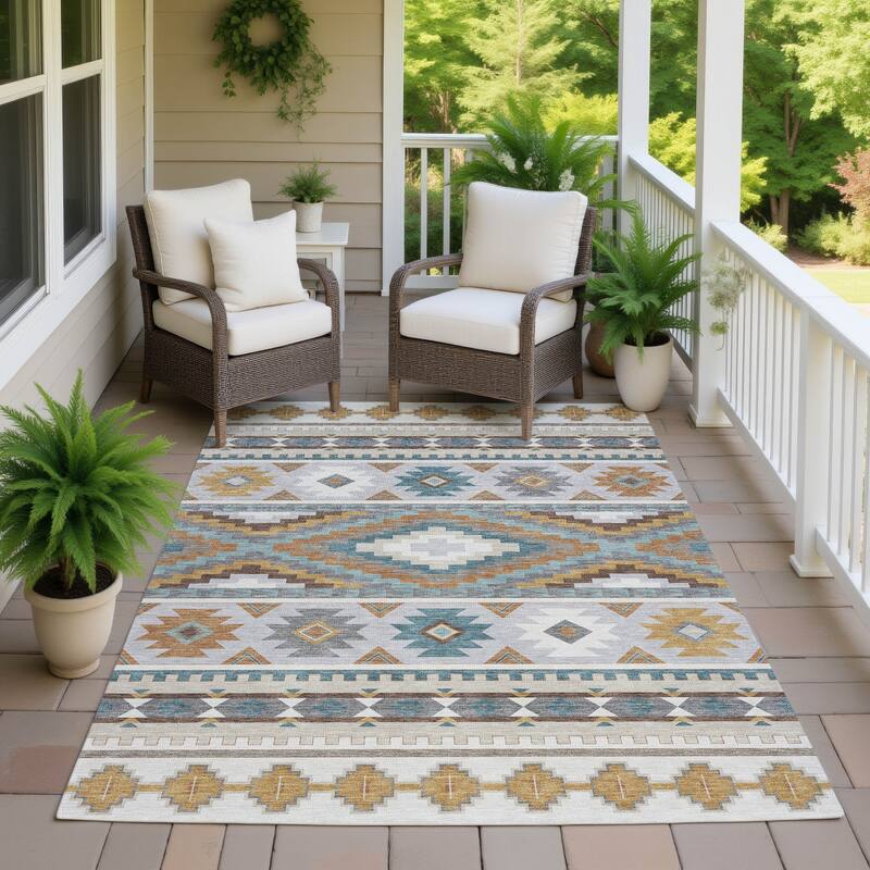 Machine Washable Indoor/ Outdoor Modern Ottawa Chantille Rug