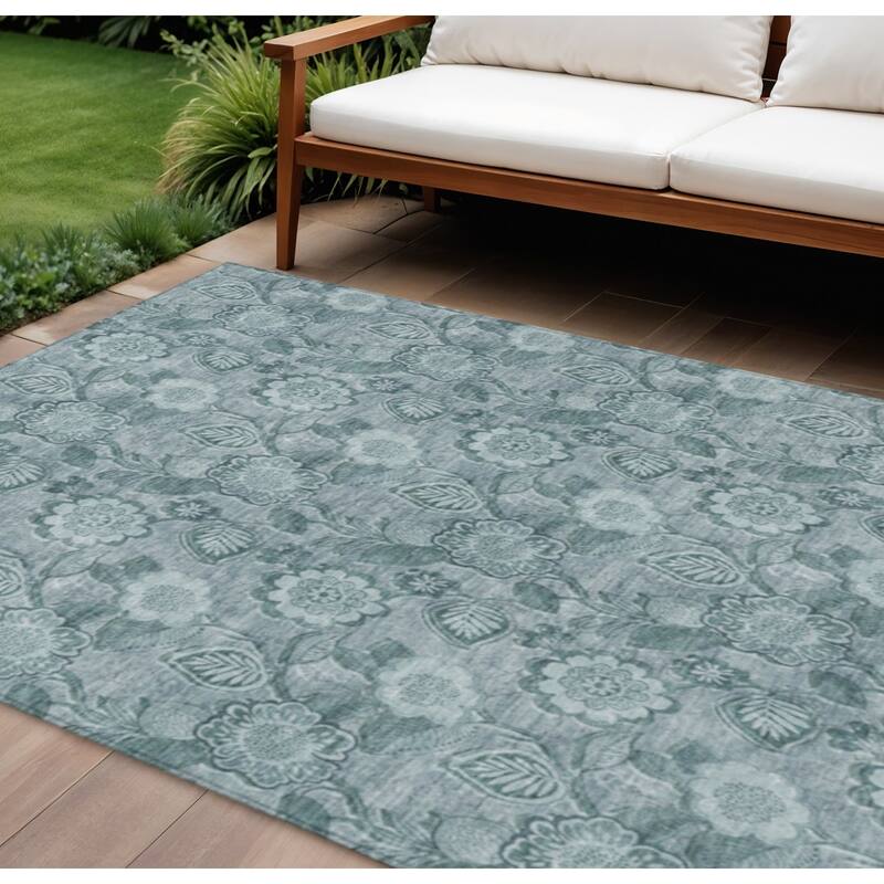 HomeRoots Floral Transitional Rectangle Outdoor Rug - 9' X 12'
