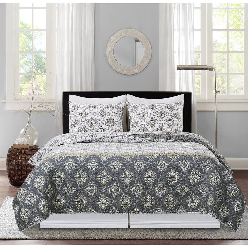 Booker Medallion Bedding Quilt Set