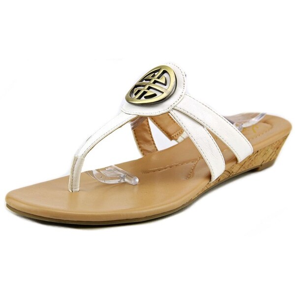 baretraps avie rebound technology sandals
