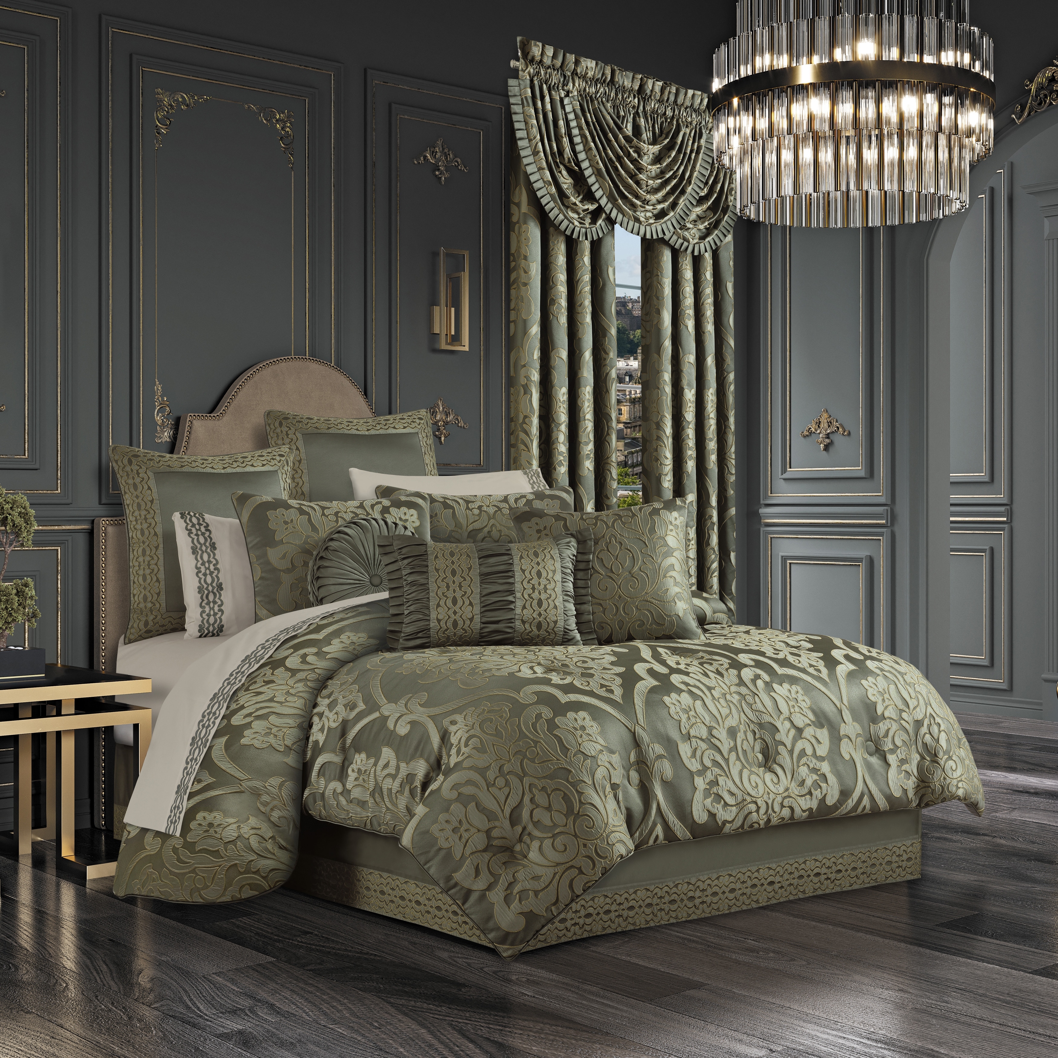 Five Queens Court Santino Comforter Set