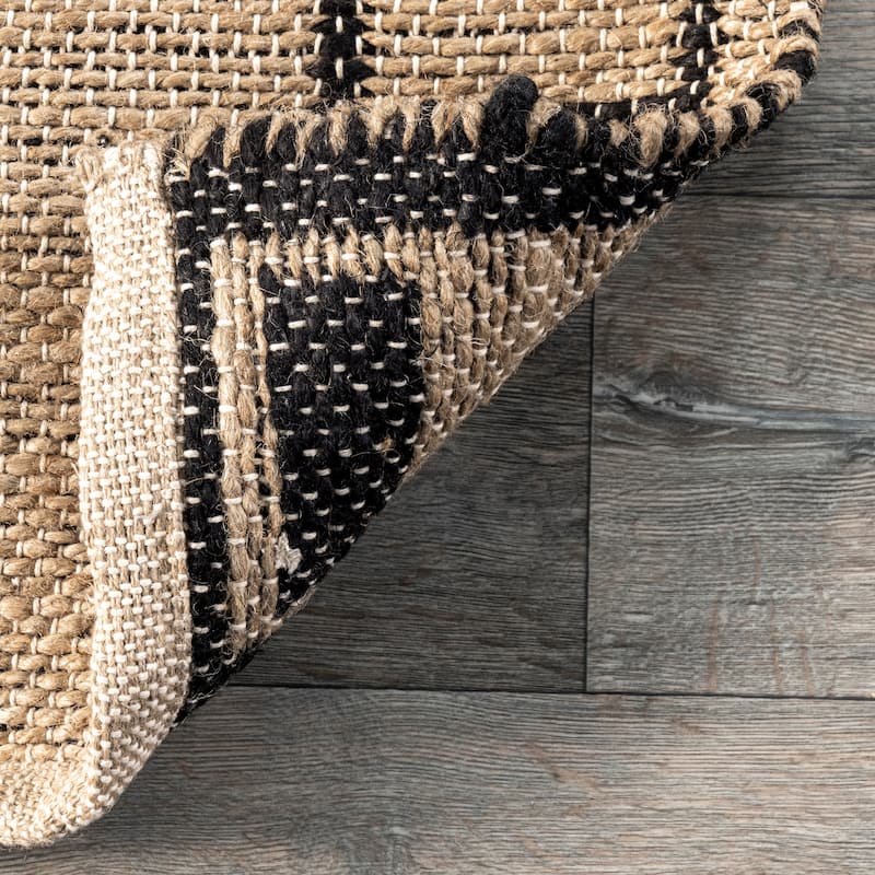Nuloom Ranae Tribal Zigzag Bordered Jute Area Rug