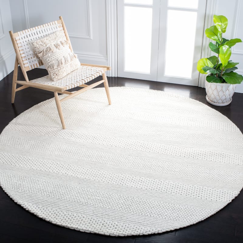 SAFAVIEH Marbella Kevser Wool Rug - 7' Round - Ivory