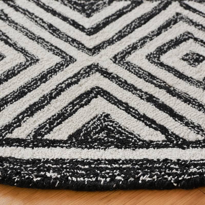 SAFAVIEH Handmade Capri Bethia Modern Boho Wool Rug