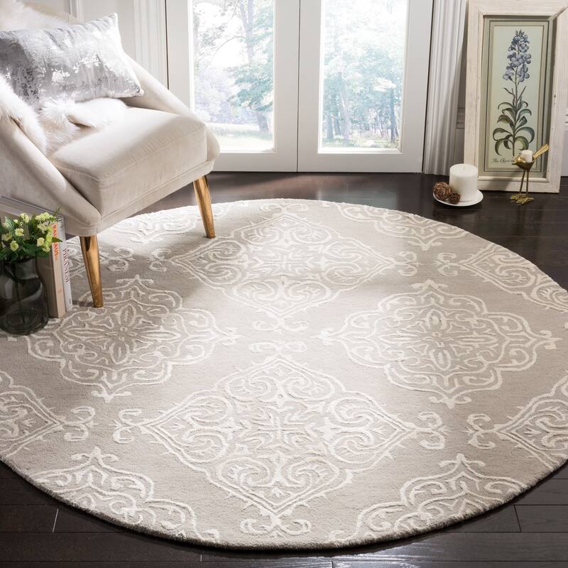 SAFAVIEH Handmade Glamour Graca Modern Viscose Rug - 6' Round - Silver/Ivory