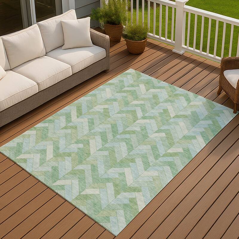 Machine Washable Indoor/ Outdoor Modern Chevron Chantille Rug - Green - 2'6" x 3'10"