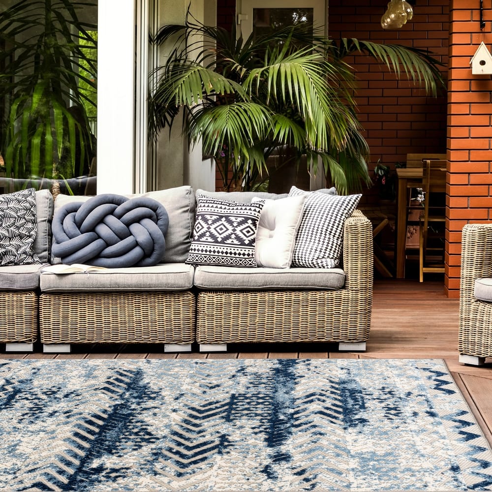 World Rug Gallery Turin Modern Geometric Bohemian Indoor/Outdoor Area Rug