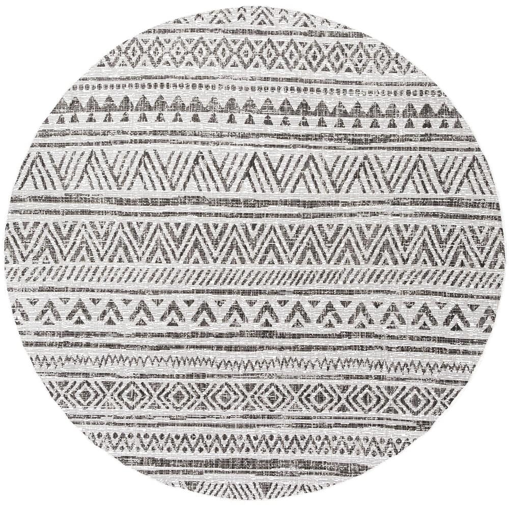 Livabliss Eagean Traditional Indoor/Outdoor Area Rug