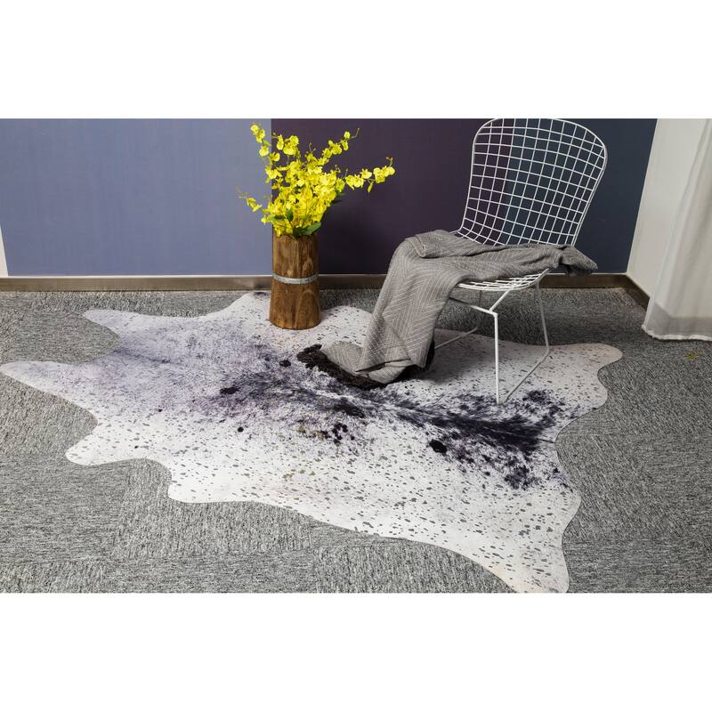 Rio Collection Faux Cowhide Printed Rug with Foil Accents