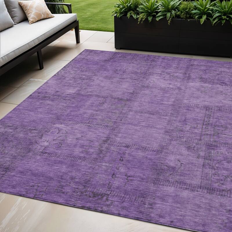HomeRoots Patchwork Transitional Rectangle Outdoor Rug - 5' X 8'