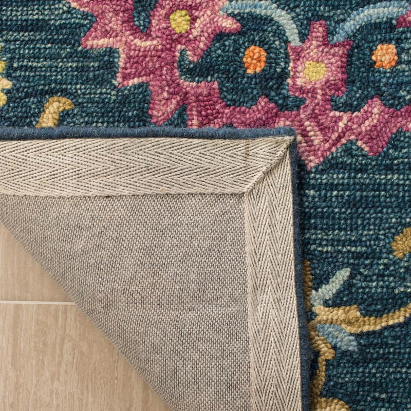 SAFAVIEH Handmade Suzani Florane Boho Tribal Wool Rug